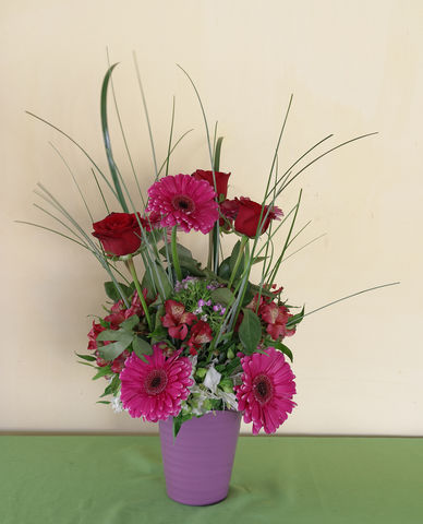 128 ceramica con gerberas y rosas
